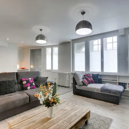Spacious 2br In Central Close To Beaches Apartment