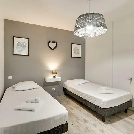 Spacious 2br In Central Close To Beaches Apartment